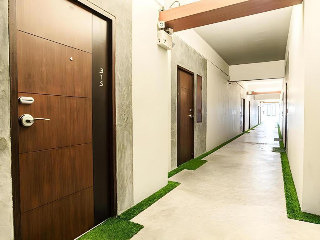 B2 Green Boutique And Budget Hotel Csiangmaj Kültér fotó