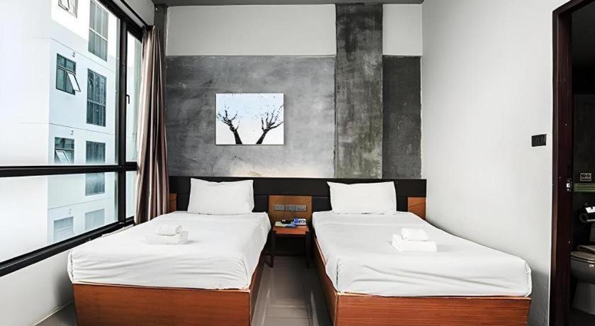 B2 Green Boutique And Budget Hotel Csiangmaj Kültér fotó