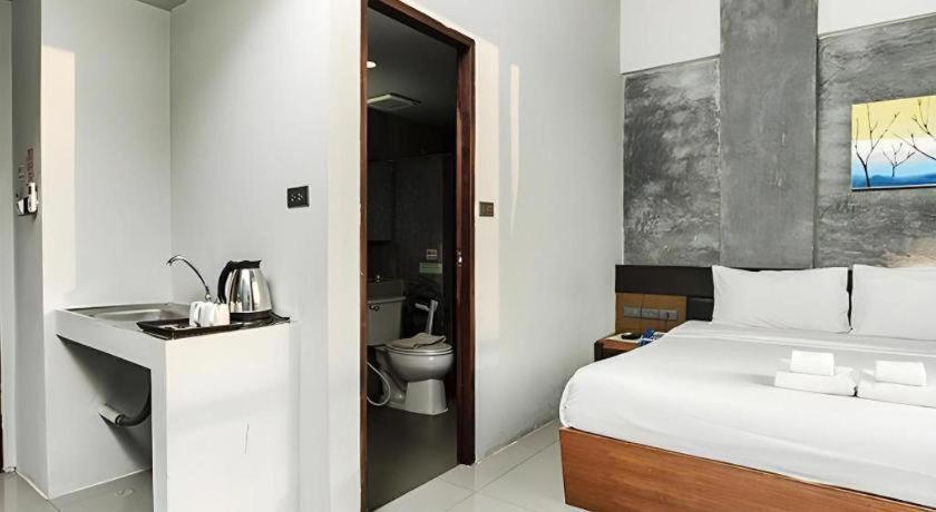 B2 Green Boutique And Budget Hotel Csiangmaj Kültér fotó